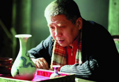 马未都谈文物鉴定 戴手套的多是伪专家？