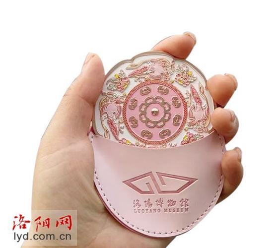 爆款文创产品卖断货 来洛年轻人热衷国潮消费