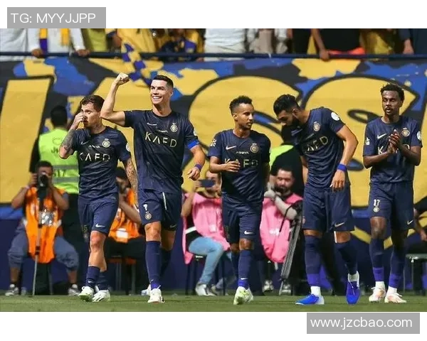 足球球星更衣室激情热舞欢乐瞬间队友齐声欢呼气氛火爆